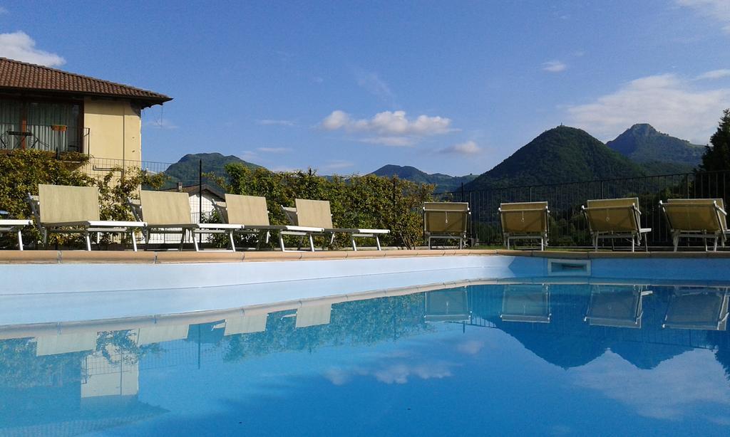 โรงแรมลา ตอเร Castiglione d'Intelvi ภายนอก รูปภาพ